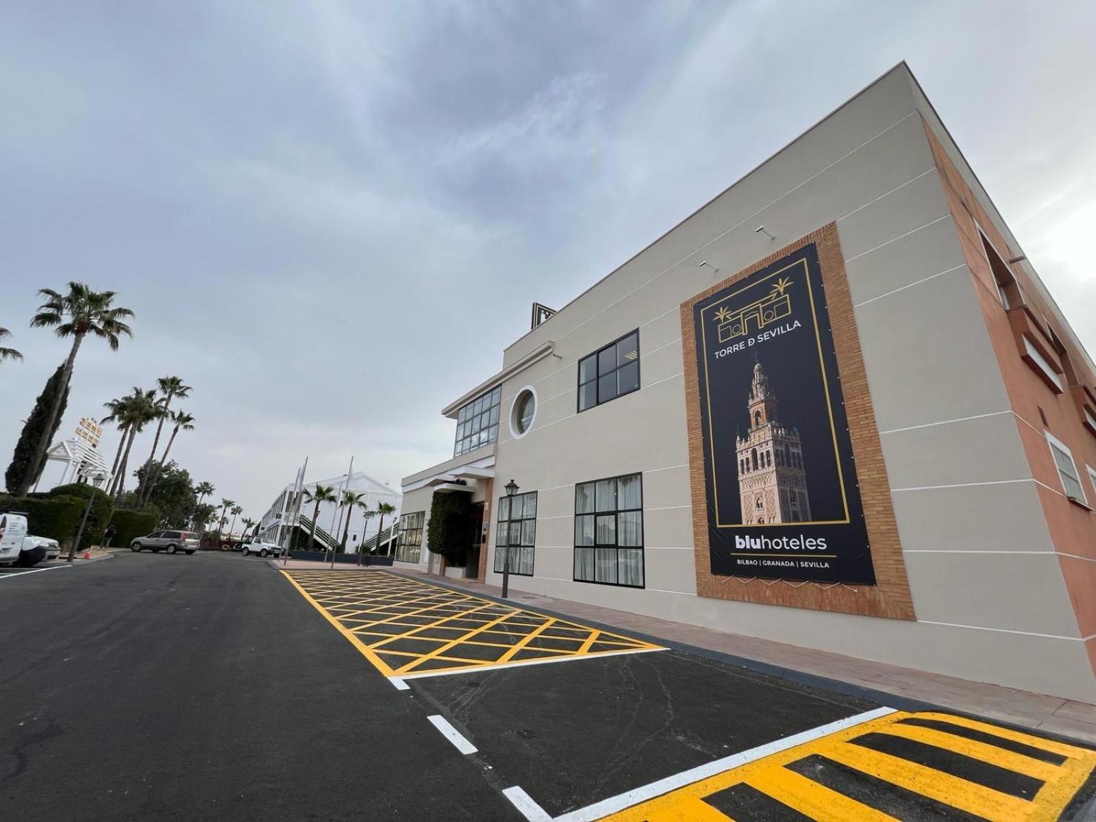 Hospedium Hotel Blu Torre De Sevilla Torre de la Reina Ngoại thất bức ảnh