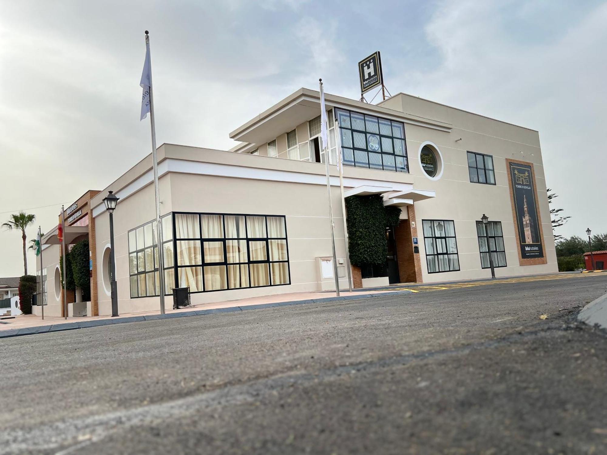 Hospedium Hotel Blu Torre De Sevilla Torre de la Reina Ngoại thất bức ảnh
