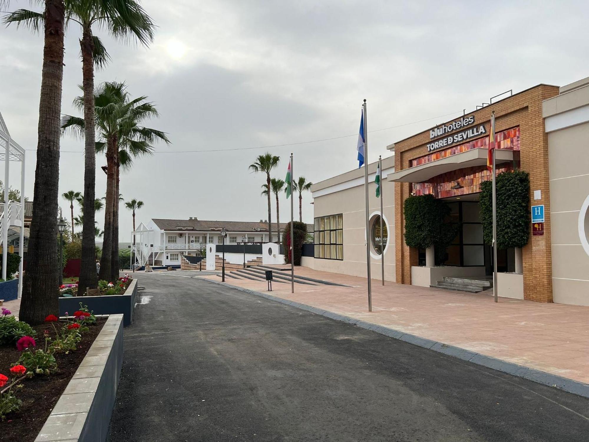 Hospedium Hotel Blu Torre De Sevilla Torre de la Reina Ngoại thất bức ảnh