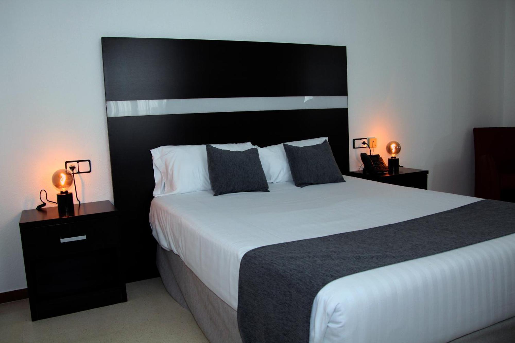 Hospedium Hotel Blu Torre De Sevilla Torre de la Reina Ngoại thất bức ảnh