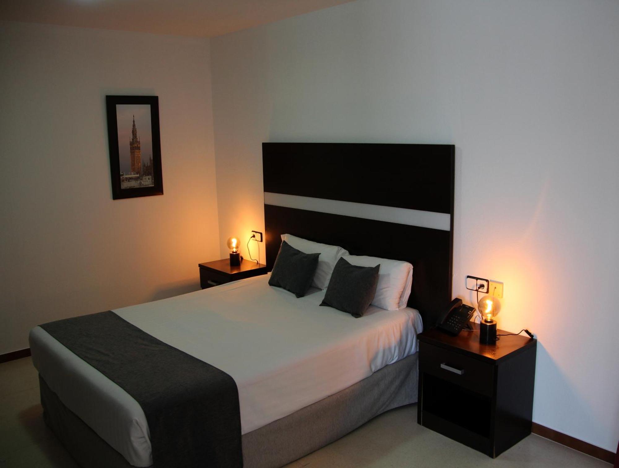 Hospedium Hotel Blu Torre De Sevilla Torre de la Reina Ngoại thất bức ảnh